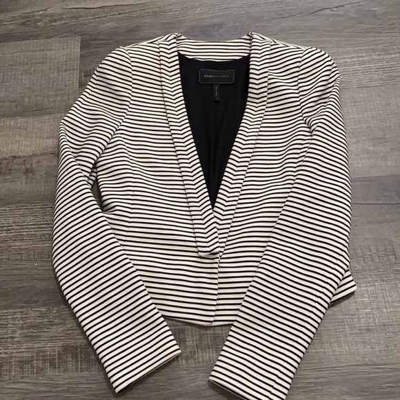 BCBGMaxAzria Jackets & Blazers - BCBG Hendrix striped blazer